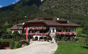 Hotel Haus Tirol  2*