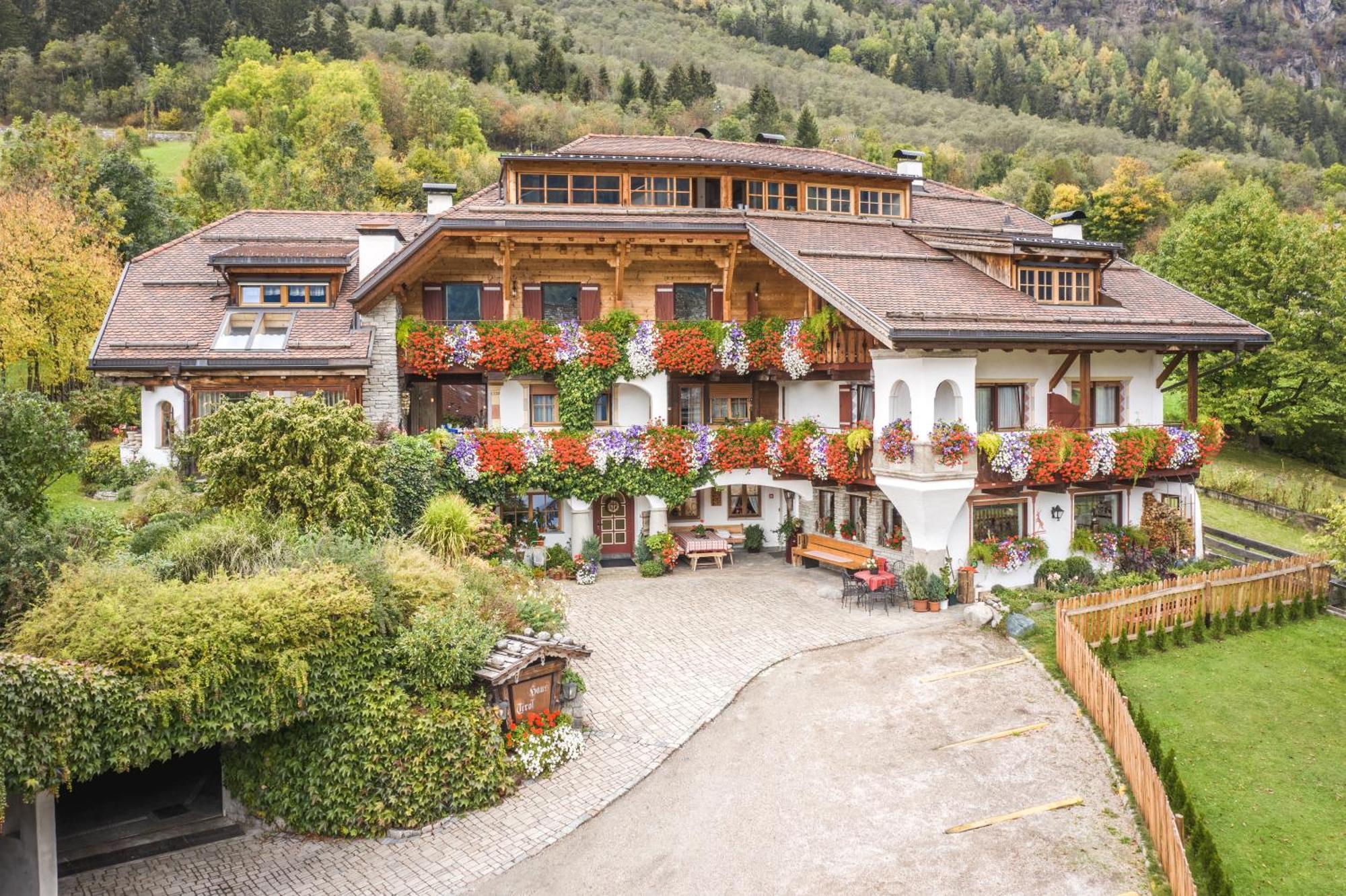 Hotel Haus Tirol Mühlen in Taufers Exterior foto