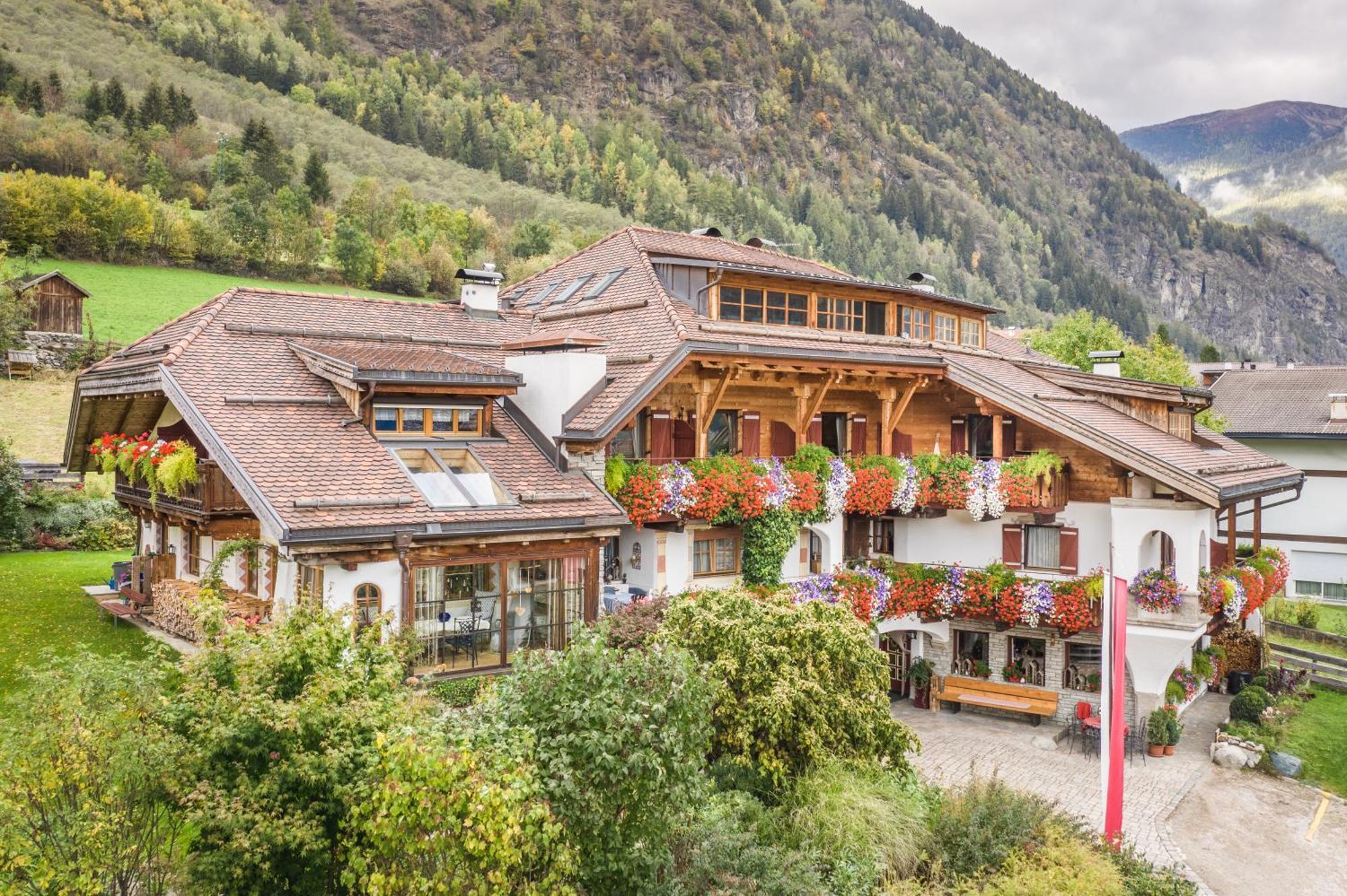 Hotel Haus Tirol Mühlen in Taufers Exterior foto