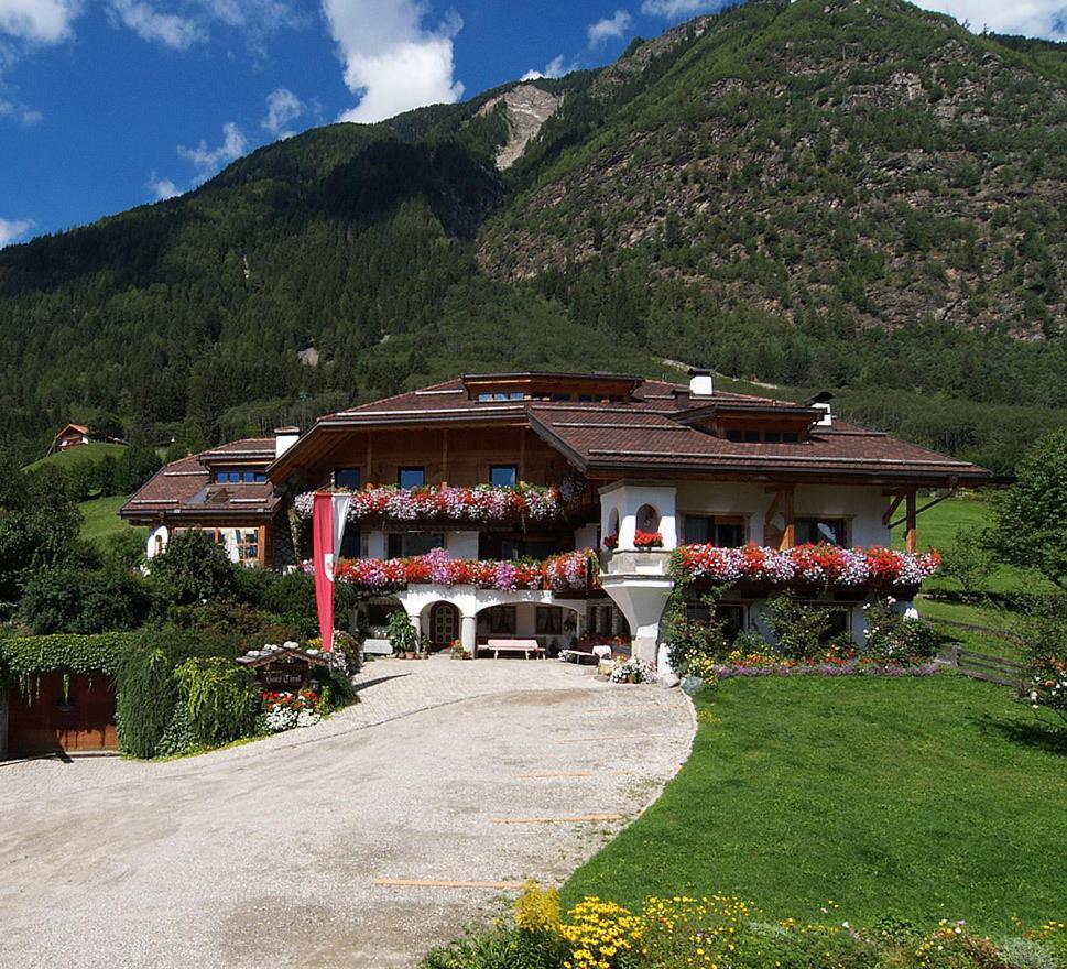 Hotel Haus Tirol Mühlen in Taufers Exterior foto