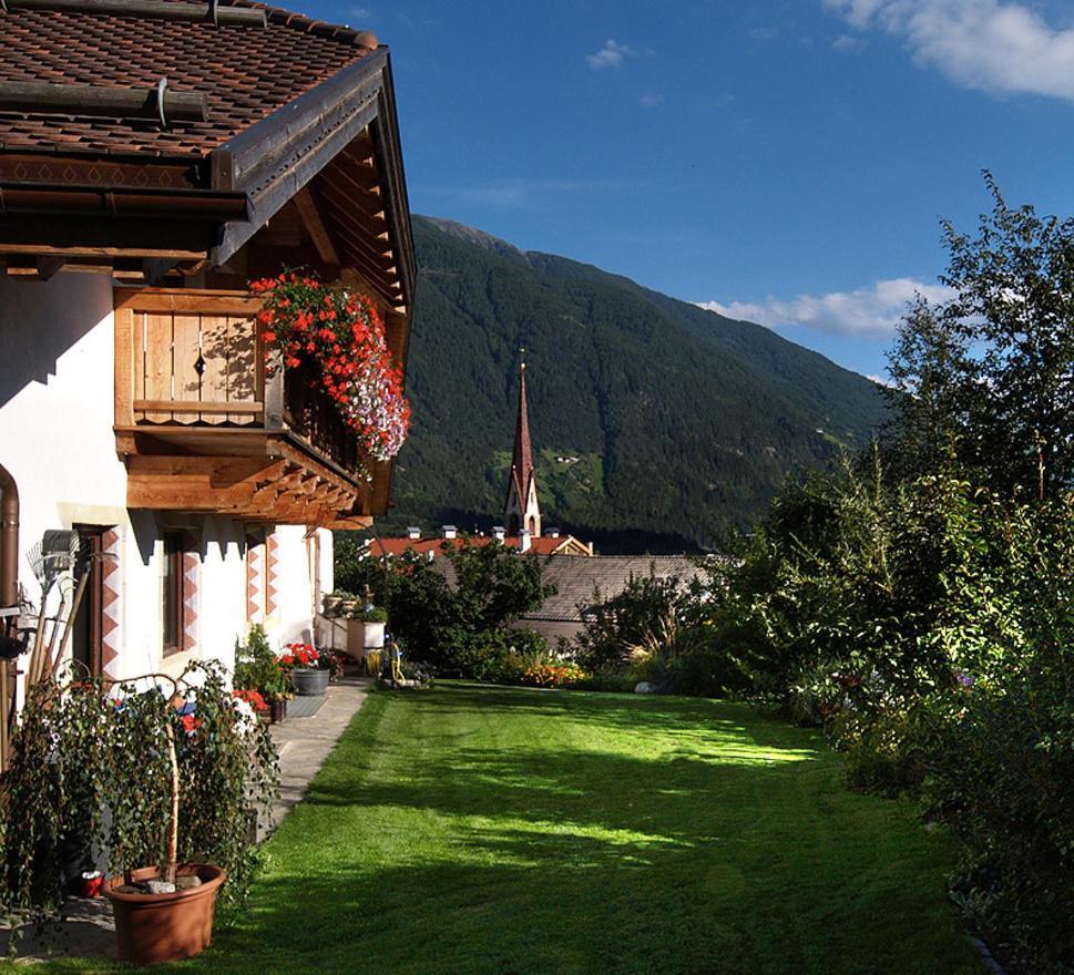 Hotel Haus Tirol Mühlen in Taufers Exterior foto